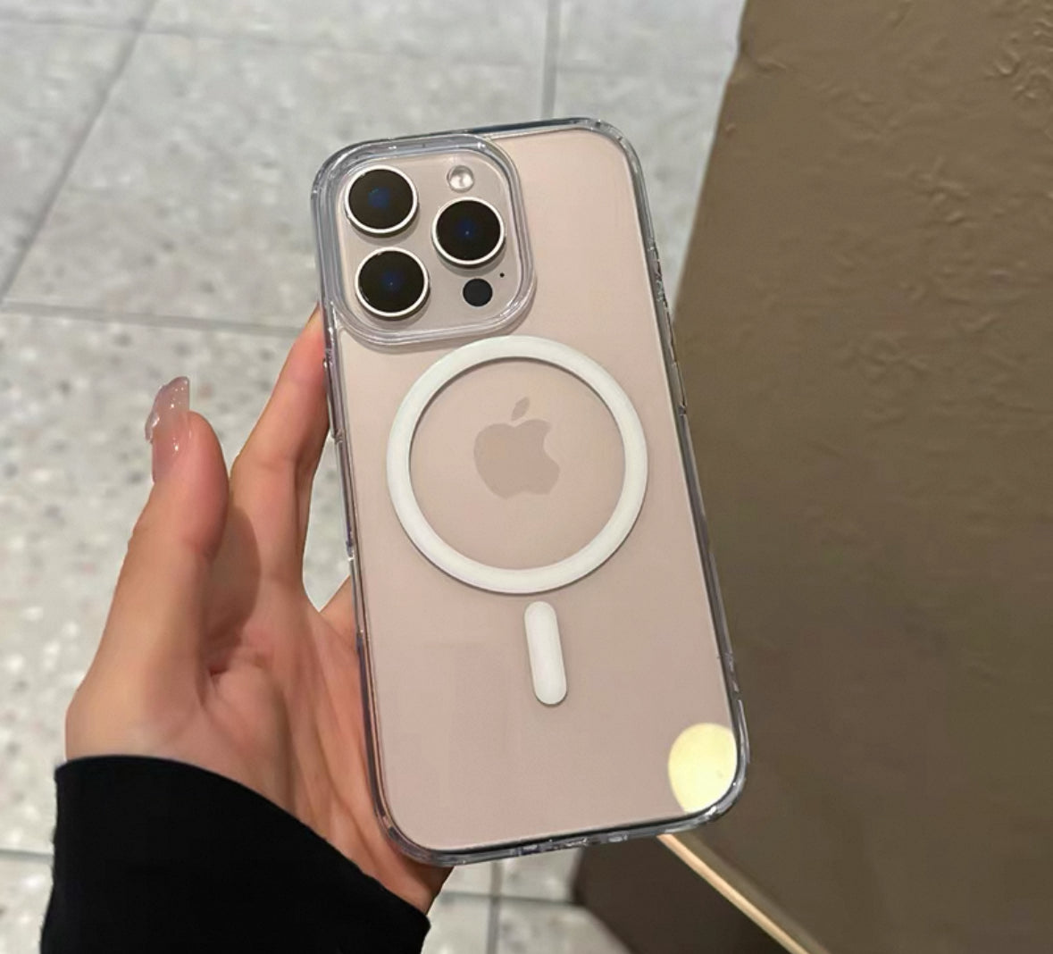 透明で高級感あるマグネット式スマホケース (Transparent magnetic phone case with a sense of luxury)(SJK073)