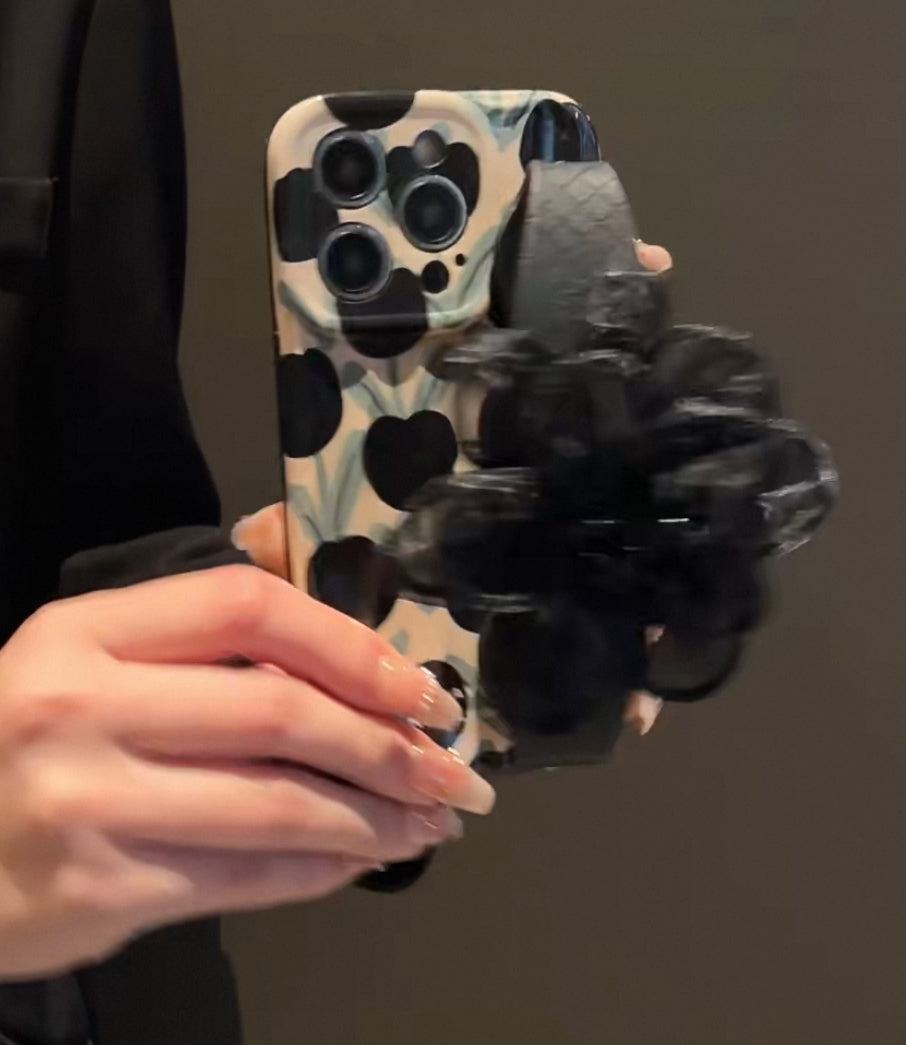 高級感溢れる黒色チューリップ柄の腕輪付きスマホケース (High - end black tulip - patterned phone case with a wrist strap)(SJK023)