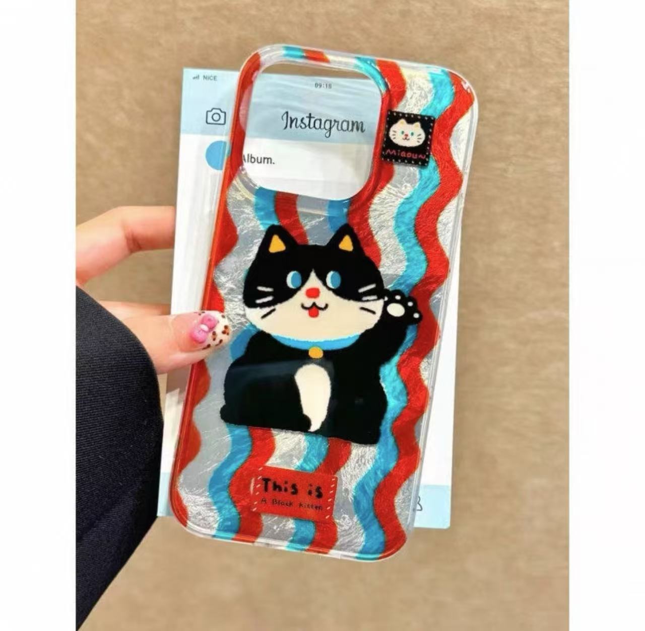 愛らしくて魅力的な小さなネコのスマホケース(An adorable and charming little cat phone case))(SJK006))