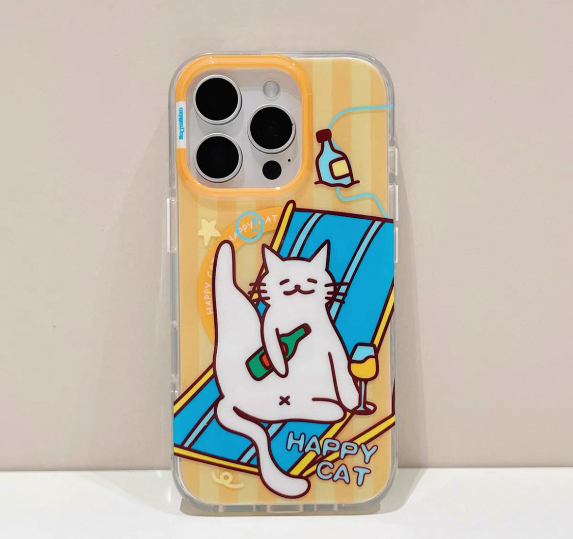 幸せそうな猫が休暇を楽しむ、可愛いスタイルのスマホケース (Cute - style phone case featuring happy cats on vacation)(SJK085)