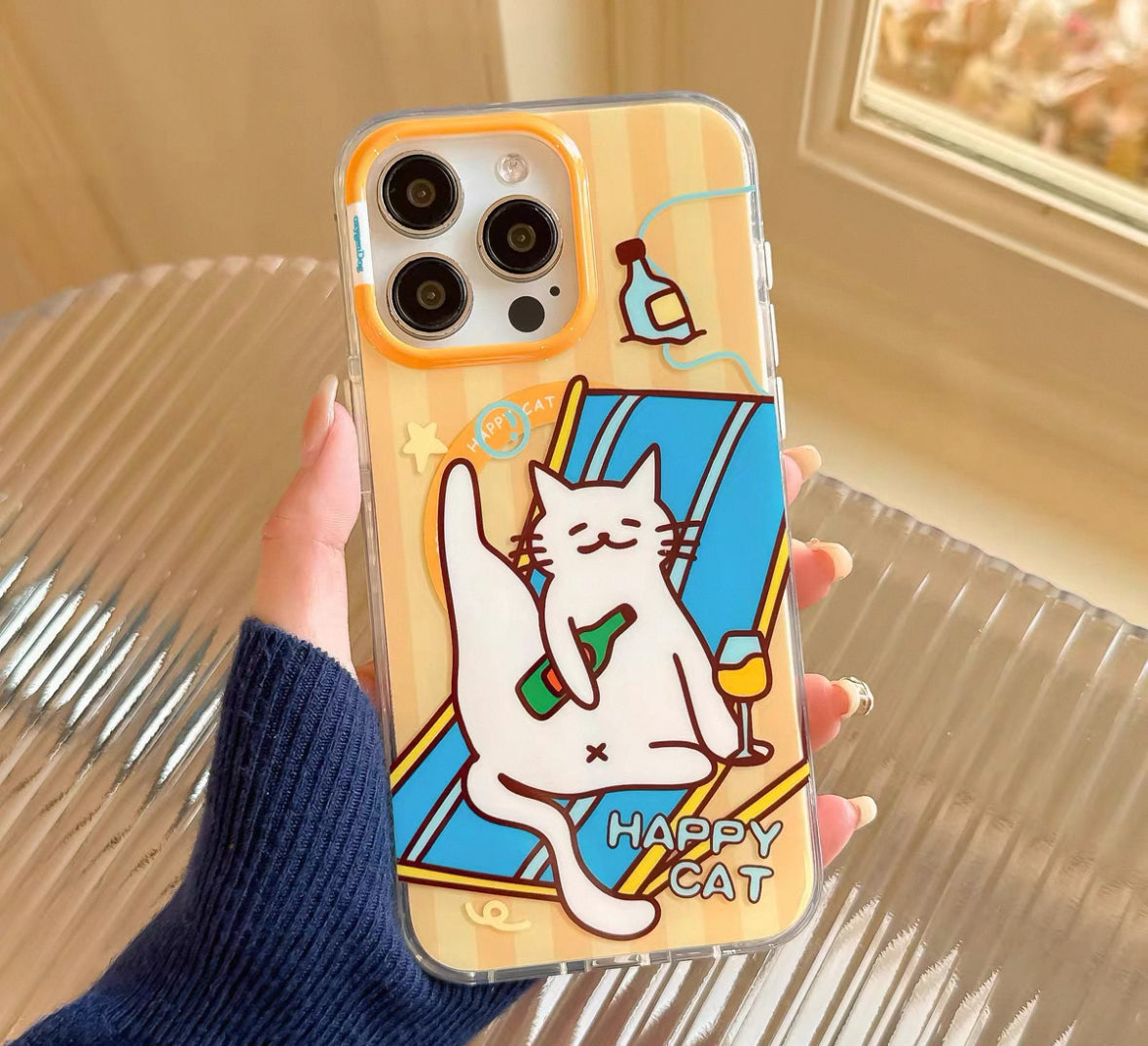 幸せそうな猫が休暇を楽しむ、可愛いスタイルのスマホケース (Cute - style phone case featuring happy cats on vacation)(SJK085)