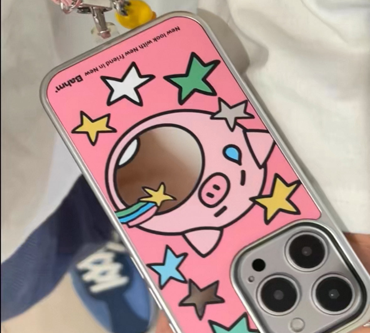 ファンデーション色の星と小熊がデザインされ、鏡面仕上げのスマホケース (Phone case in foundation color, designed with stars and little bears, featuring a mirror - finished surface)(SJK088)