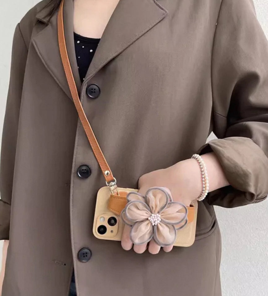 ヴィンテージなメッシュフラワーデザインの腕時計ベルト付きスマホケース (Vintage mesh flower - designed phone case with a wrist strap)(SJK067)