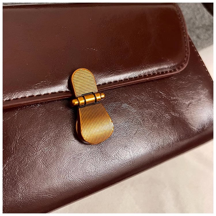 高級感のあるトートバッグが登場しましたA new high-end hand-held small square bag