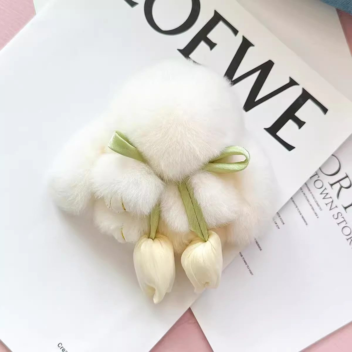 ウサギのチューリップのストラップですTulip rabbit pendants come in 7 colors