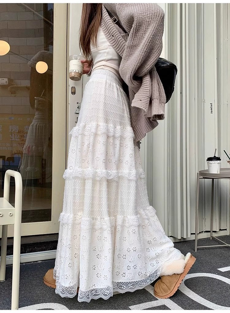 レースのロングスカートですLace long skirt