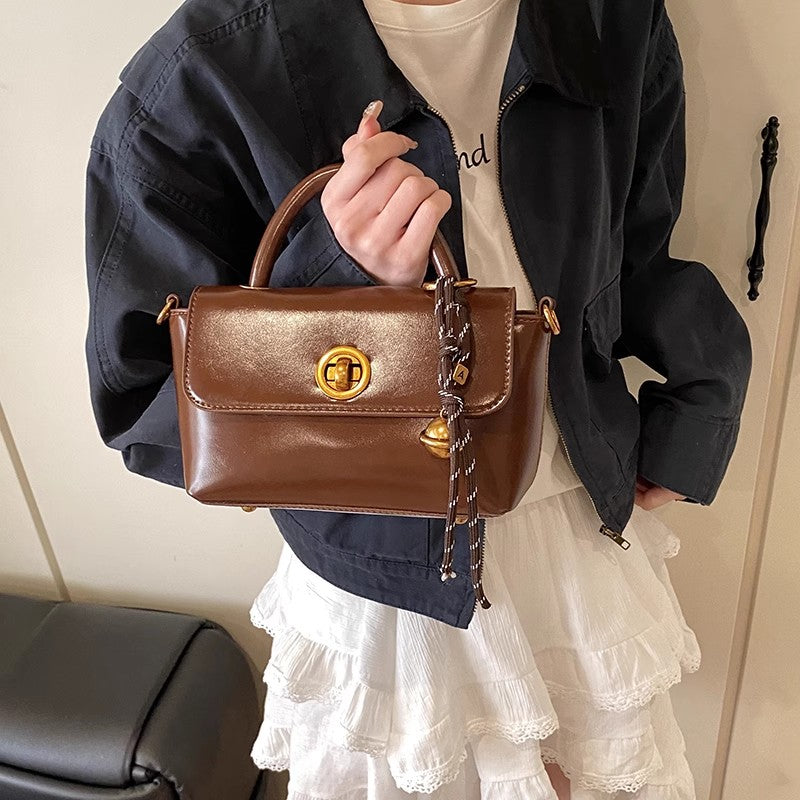 通勤バッグのベストバッグですA versatile commuter women's bag