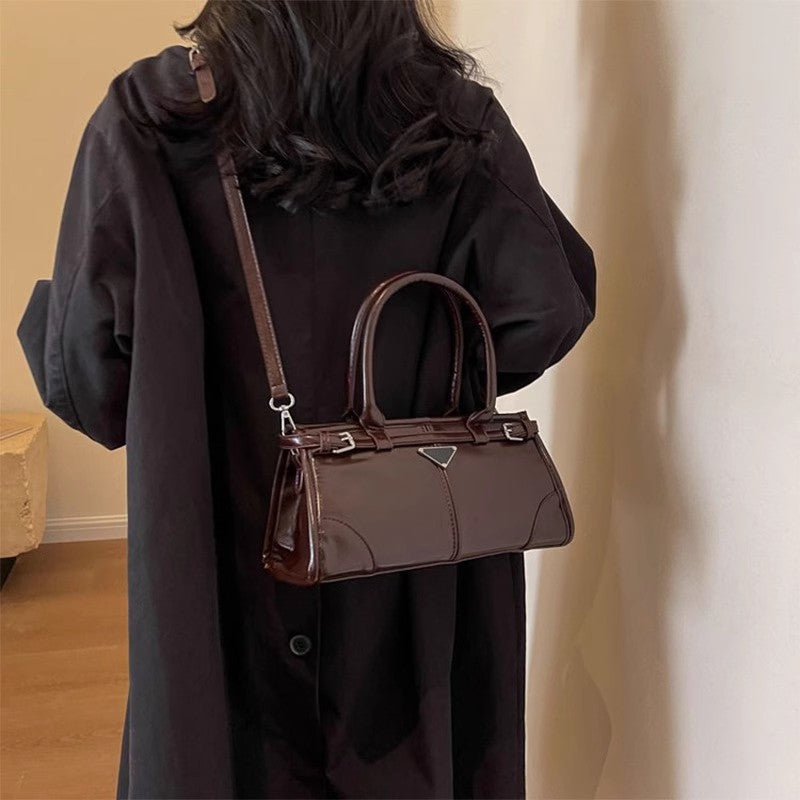 大容量斜め掛け高級感ボストン手提げA large-capacity, crossbody, high-end Boston handbag for women