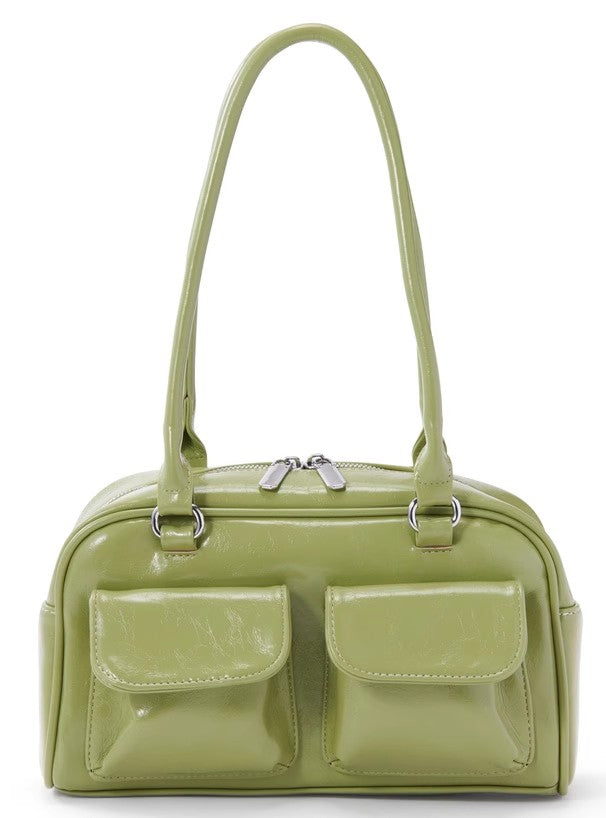 レトロなファッションのショルダーバッグですRetro and fashionable single-shoulder crossbody bag