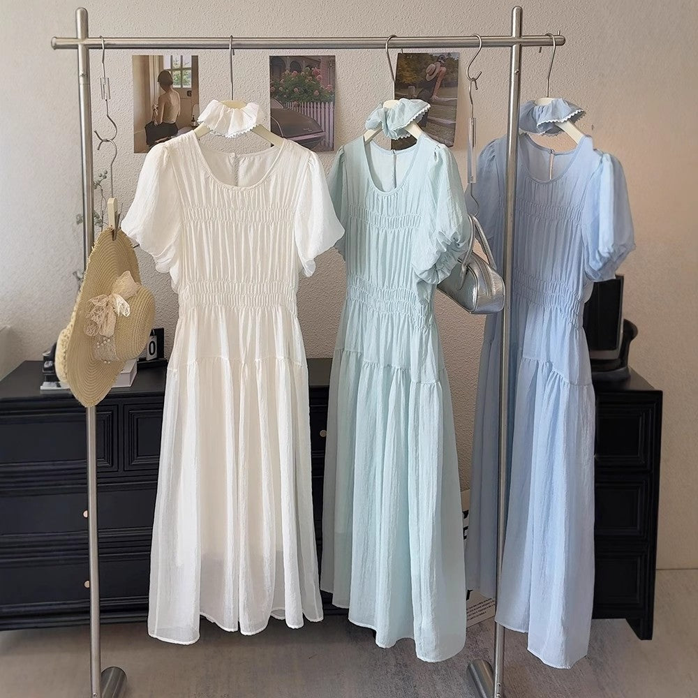 着やせワンピースですA skinny dress.
