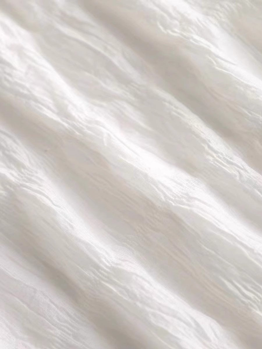 フレンチホワイトのキャミソールワンピースですFrench white strappy dress