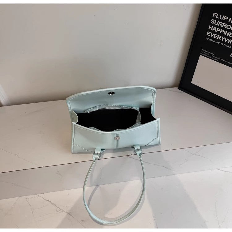 ファッションレトロなワンショルダーバッグの新作ですA new fashionable and retro single-shoulder bag