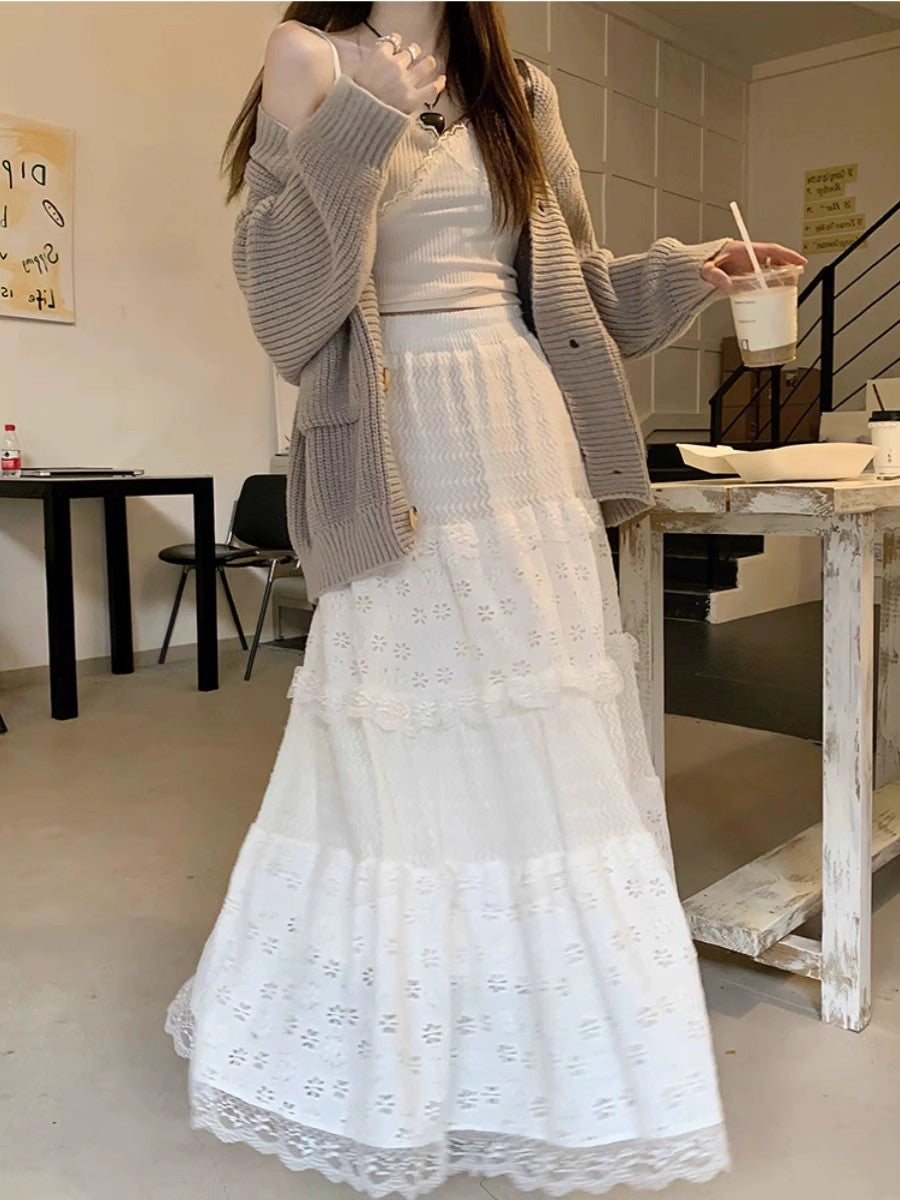 レースのロングスカートですLace long skirt