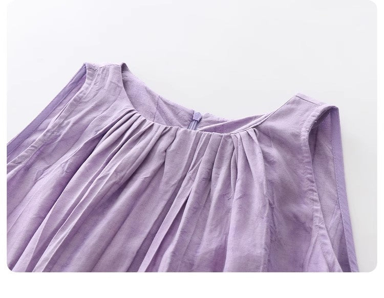 紫のノースリーブのワンピースですPurple sleeveless dress