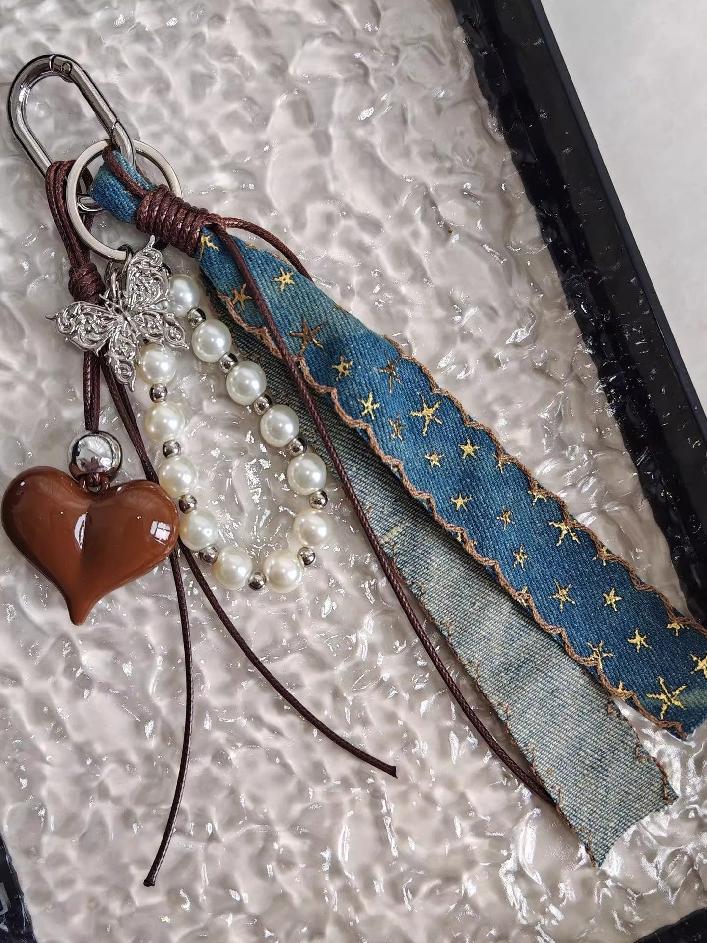 ハートパールバタフライチャーム(茶)Heart pearl butterfly charm (brown)