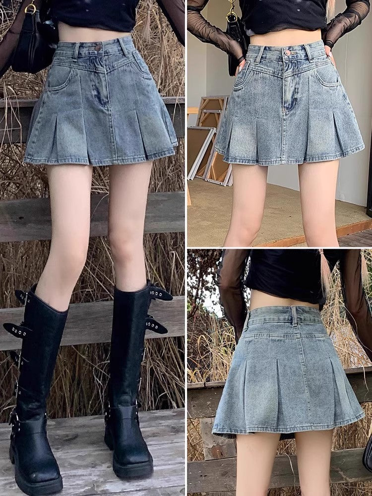 プリーツスカートのハーフスカートですThe pleated skirt is half high
