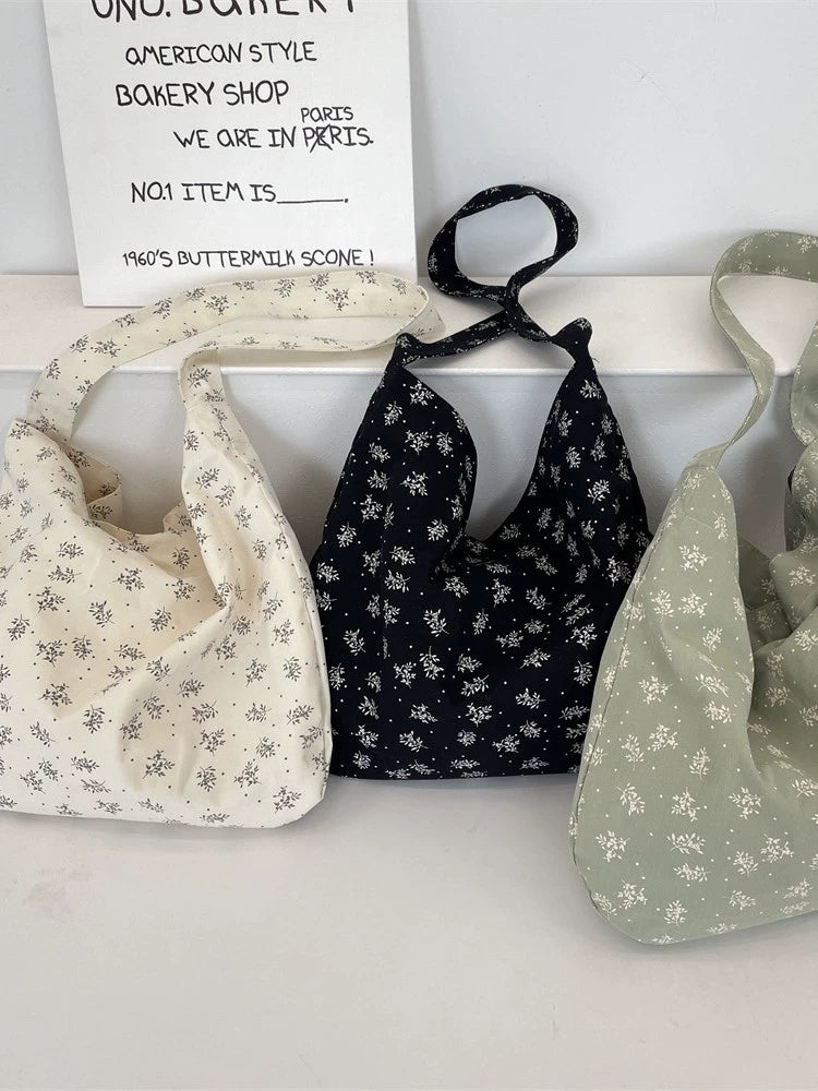 花柄キャンバスバッグですFloral canvas bag