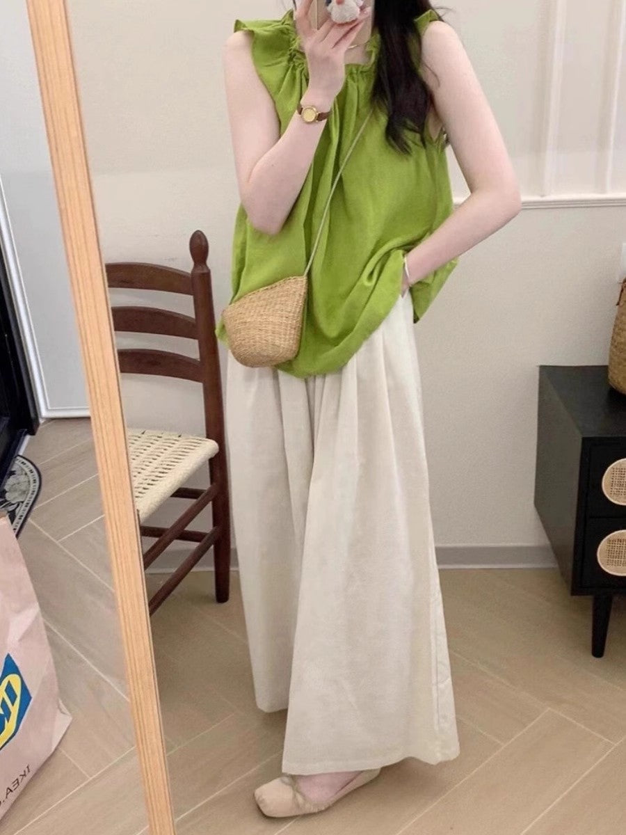 白のズボンですPale gray trousers