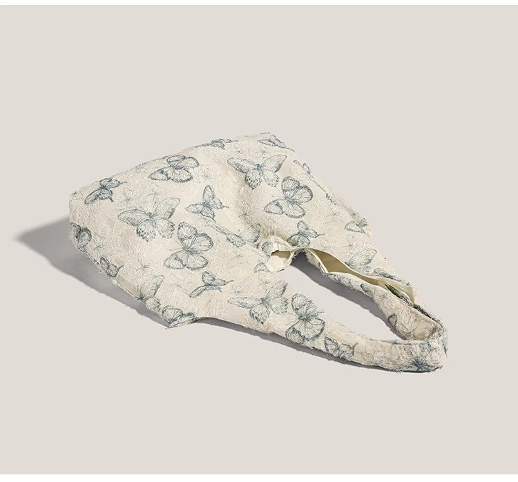 レースの蝶のリュックですLace butterfly canvas bag