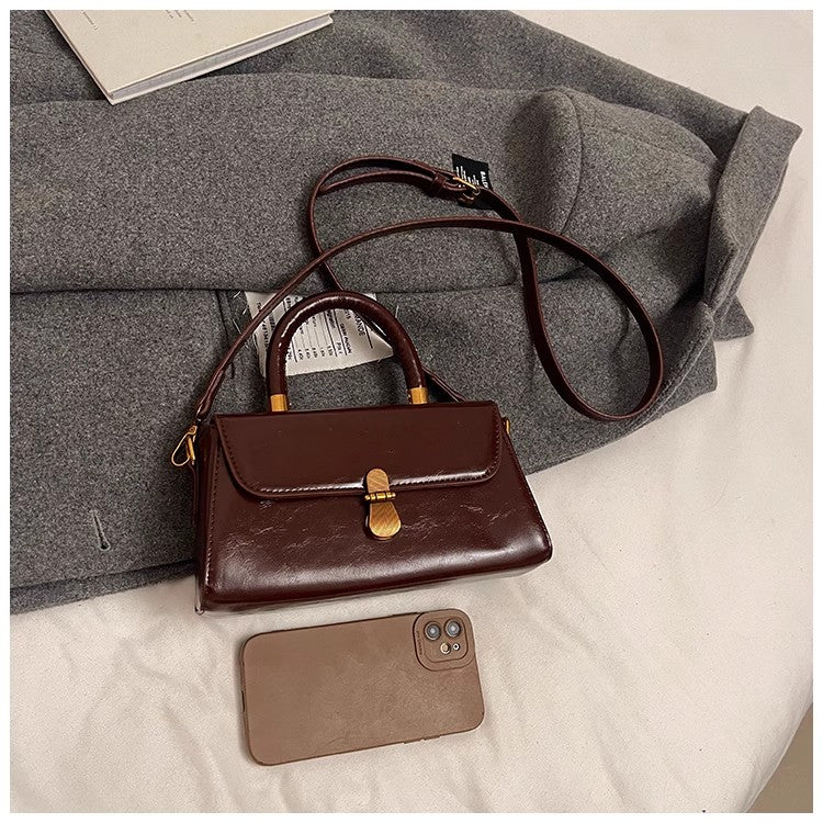 高級感のあるトートバッグが登場しましたA new high-end hand-held small square bag
