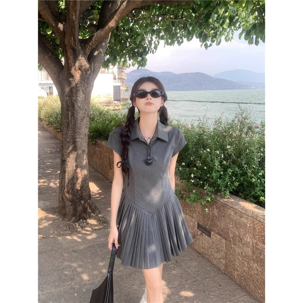 プリーツのブラウスワンピースですpleated shirt dress