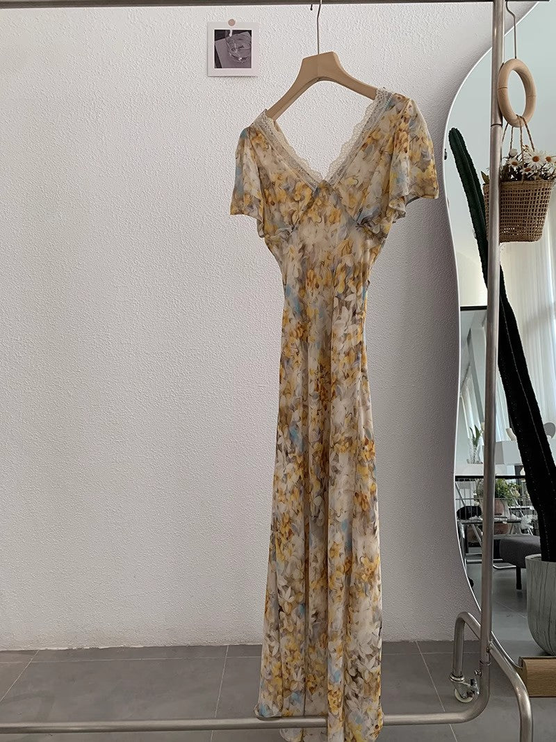 ロングシフォンのワンピースですLong chiffon dress
