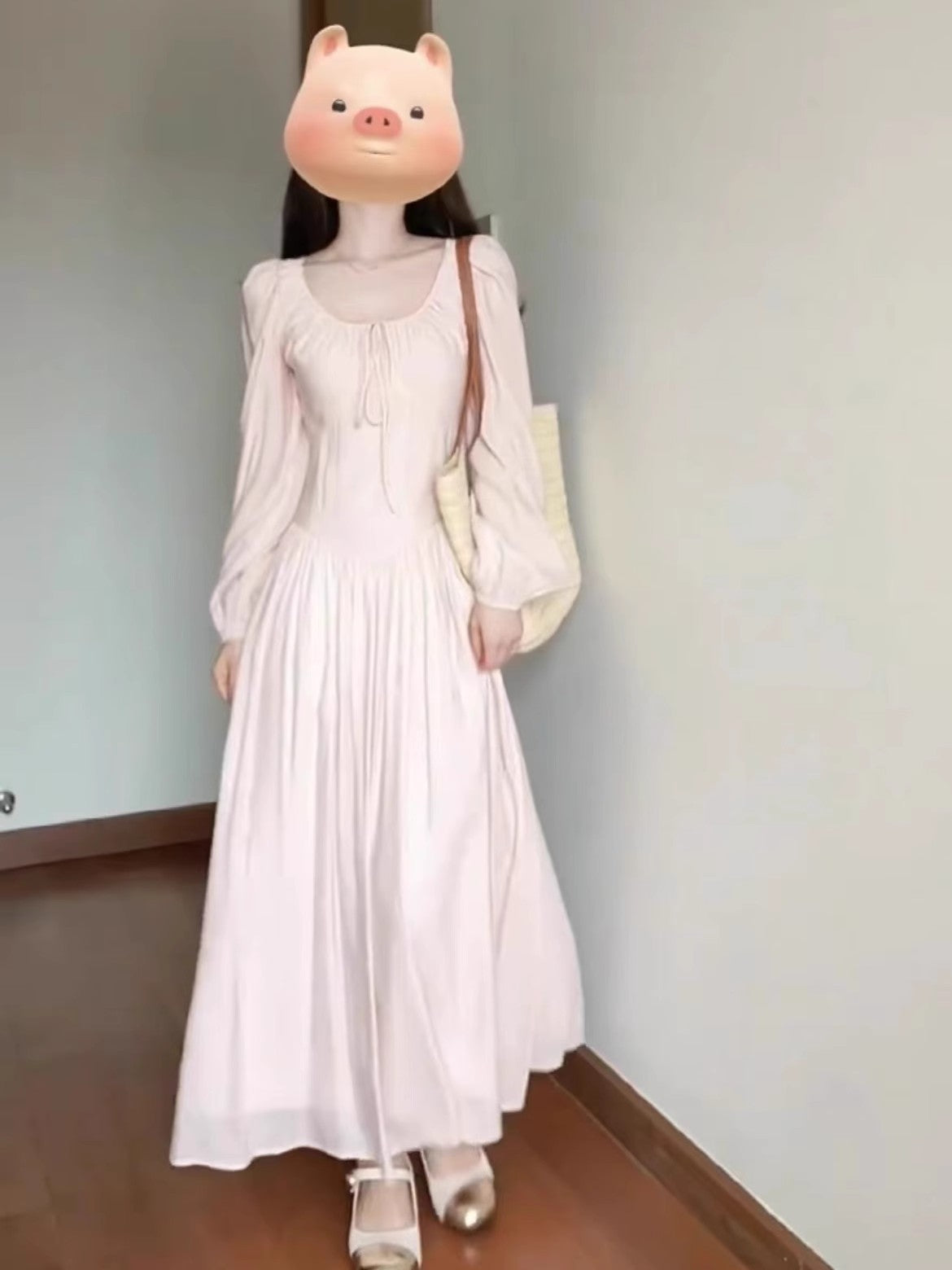 ウエストにプリンセスドレスをつけますPrincess dress with a cinched waist and tie