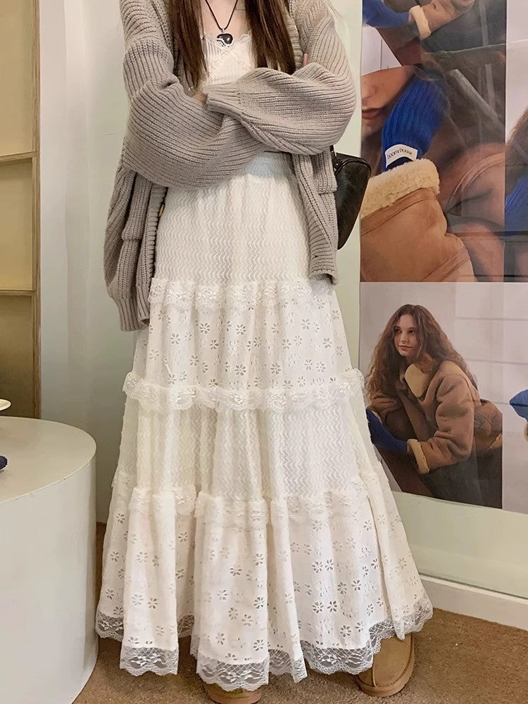 レースのロングスカートですLace long skirt