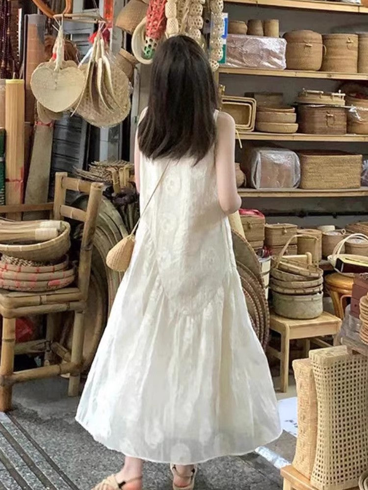 ノースリーブのベストワンピースSleeveless vest dress