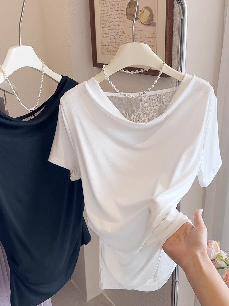 背中の見えるレースのブラウスLace backless top in the middle of the base shirt