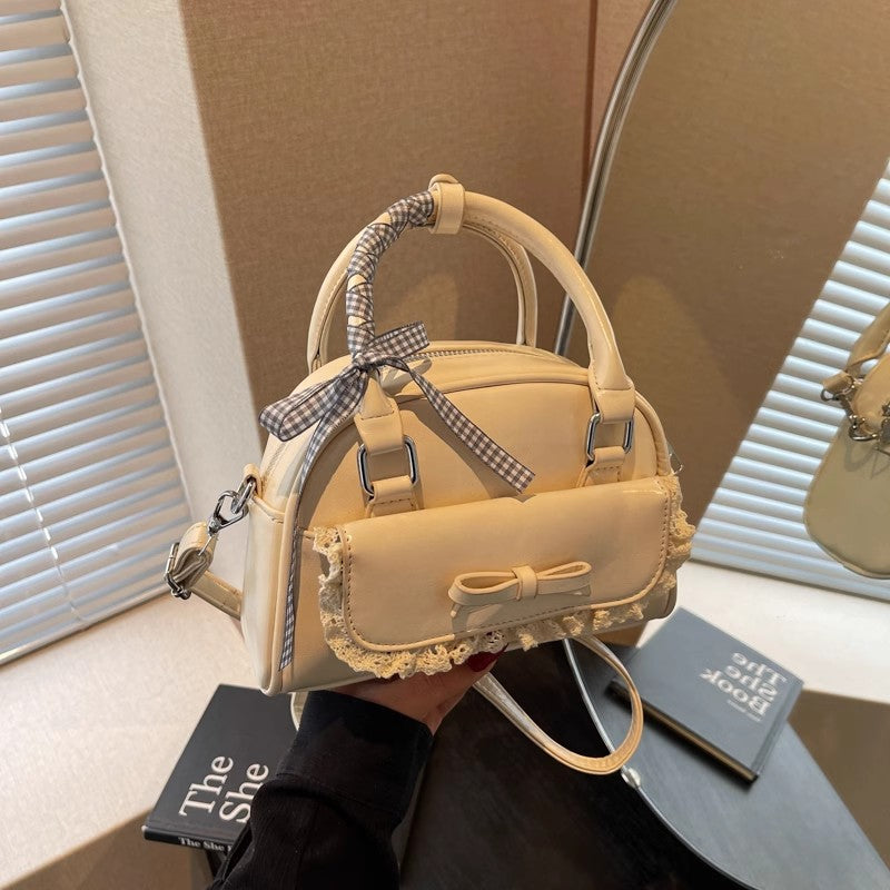 夏に大人気のミニリボンバッグですSummer's super popular niche bow bag