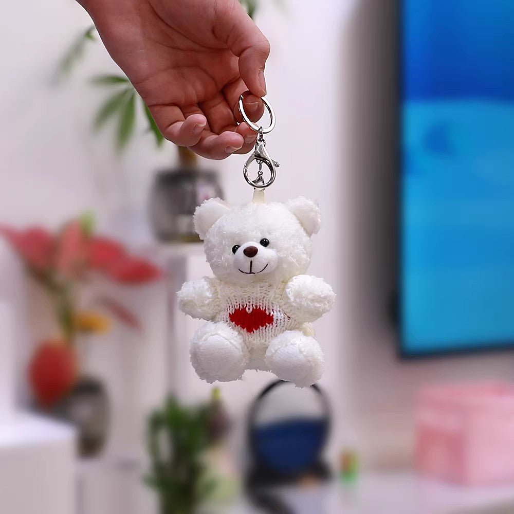 セータークマのぬいぐるみのストラップですSweater bear doll pendant