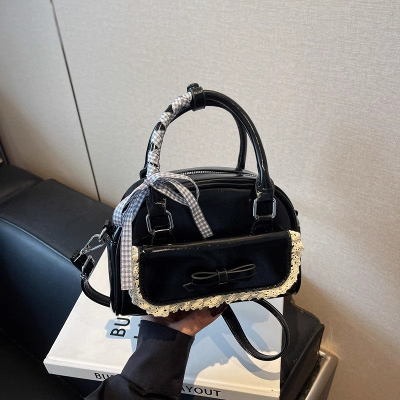 夏に大人気のミニリボンバッグですSummer's super popular niche bow bag
