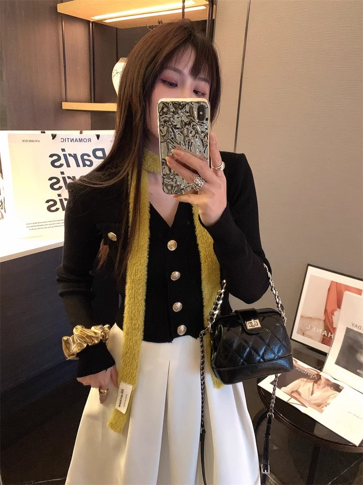 高級感のある軽やかなラメ刺繡のシェルバッグですA high-end, light luxury diamond-shaped embroidered thread shell bag