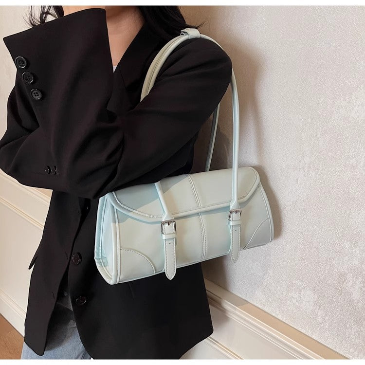 ファッションレトロなワンショルダーバッグの新作ですA new fashionable and retro single-shoulder bag