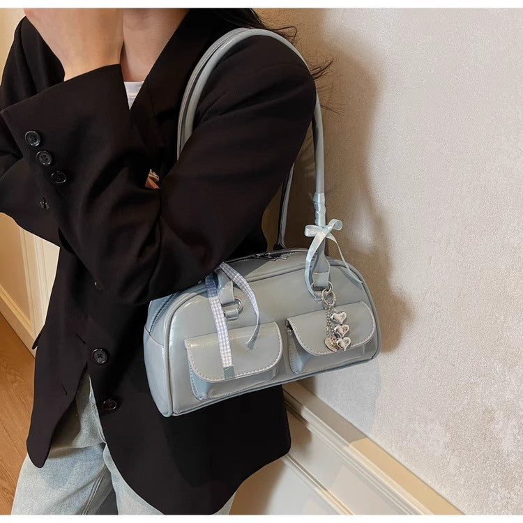 酔針ホ・ユンジンと同じボーリングバッグですA bowling bag of the same style as Xu Yunzhen, who is prone to needle fainting