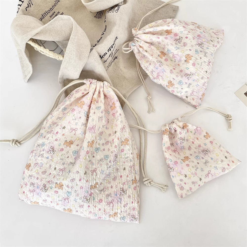 エンボスのキャラクター巾着袋ですEmbossed cartoon drawstring pocket