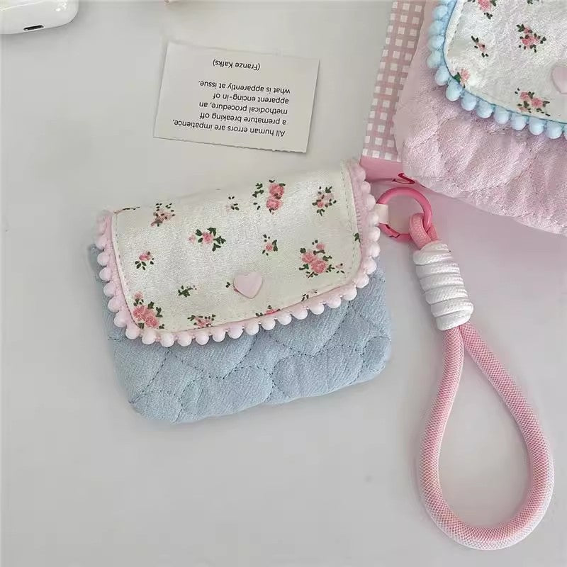 韓国の花柄小物の収納バッグですKorean-style small floral storage bag