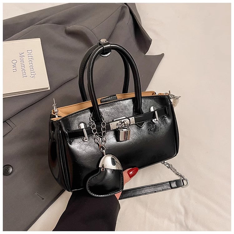 カジュアルショルダーバッグ流行爆発型ハンドバッグプラチナバッグVersatile crossbody bag, popular bestseller handbag, platinum