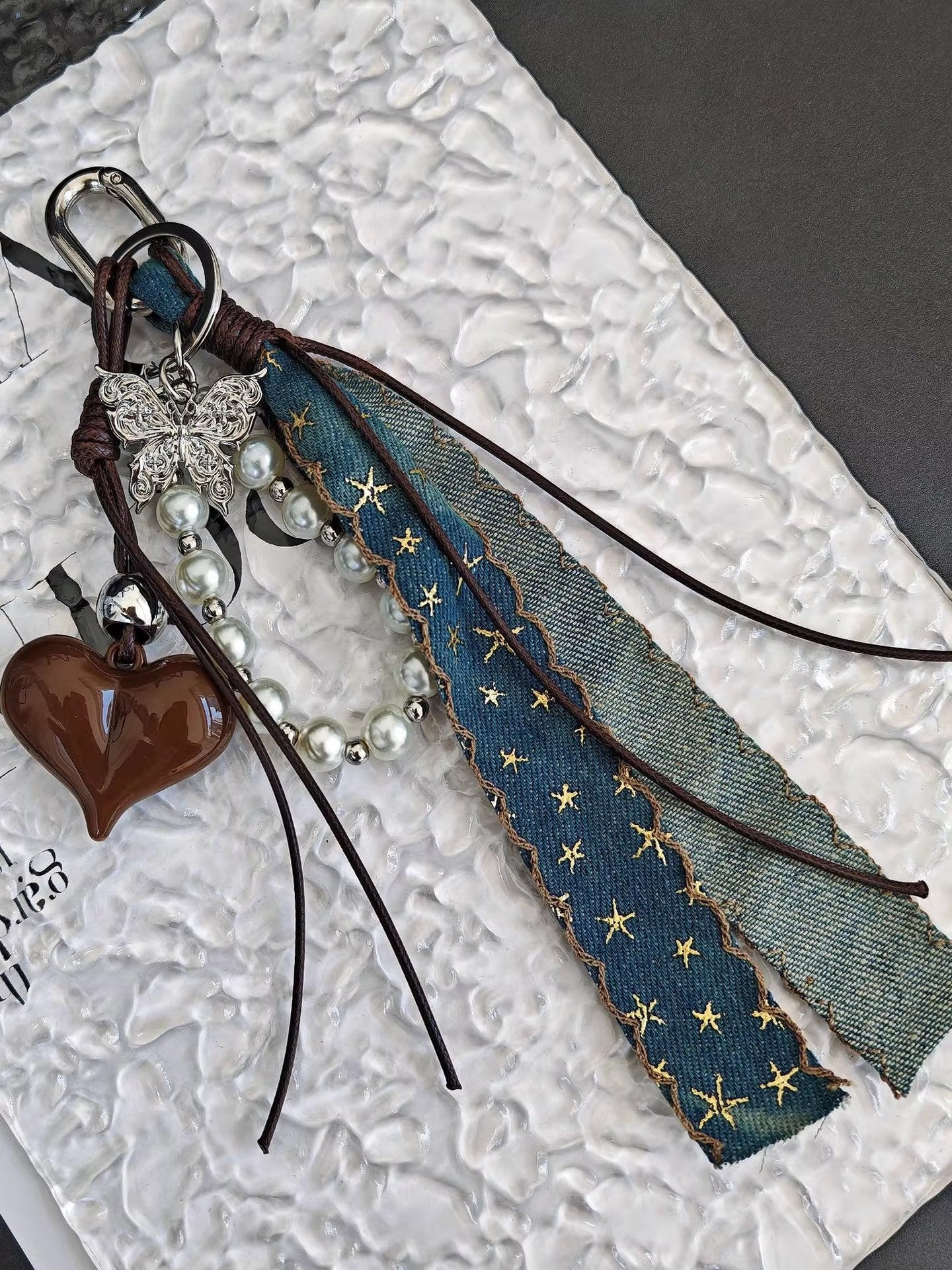 ハートパールバタフライチャーム(茶)Heart pearl butterfly charm (brown)