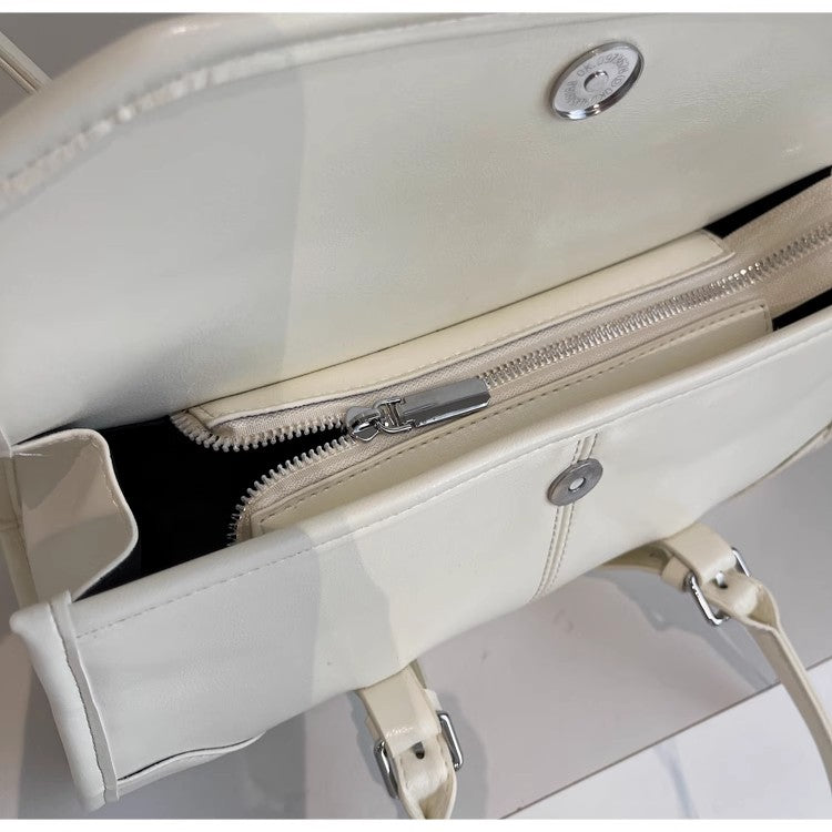 ファッションレトロなワンショルダーバッグの新作ですA new fashionable and retro single-shoulder bag