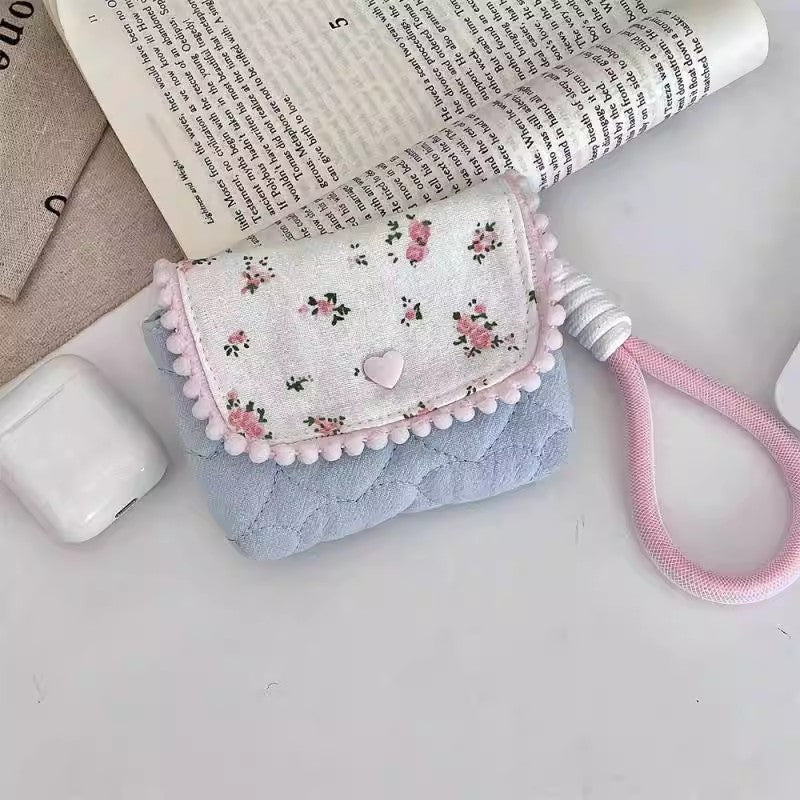 韓国の花柄小物の収納バッグですKorean-style small floral storage bag