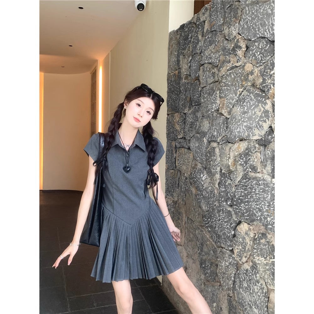 プリーツのブラウスワンピースですpleated shirt dress