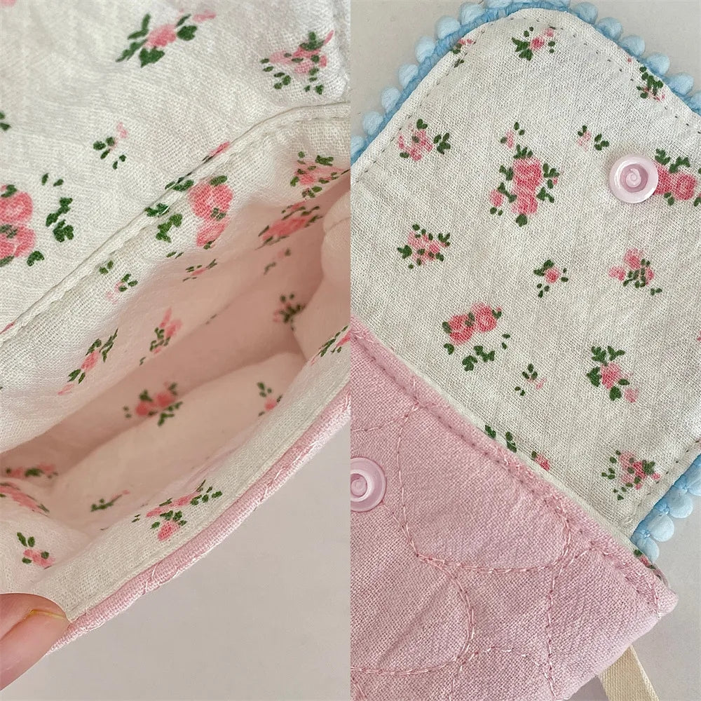韓国の花柄小物の収納バッグですKorean-style small floral storage bag