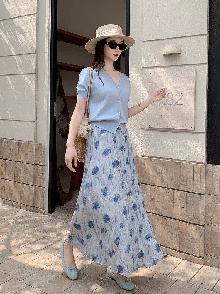花柄のミニスカートですA small floral skirt