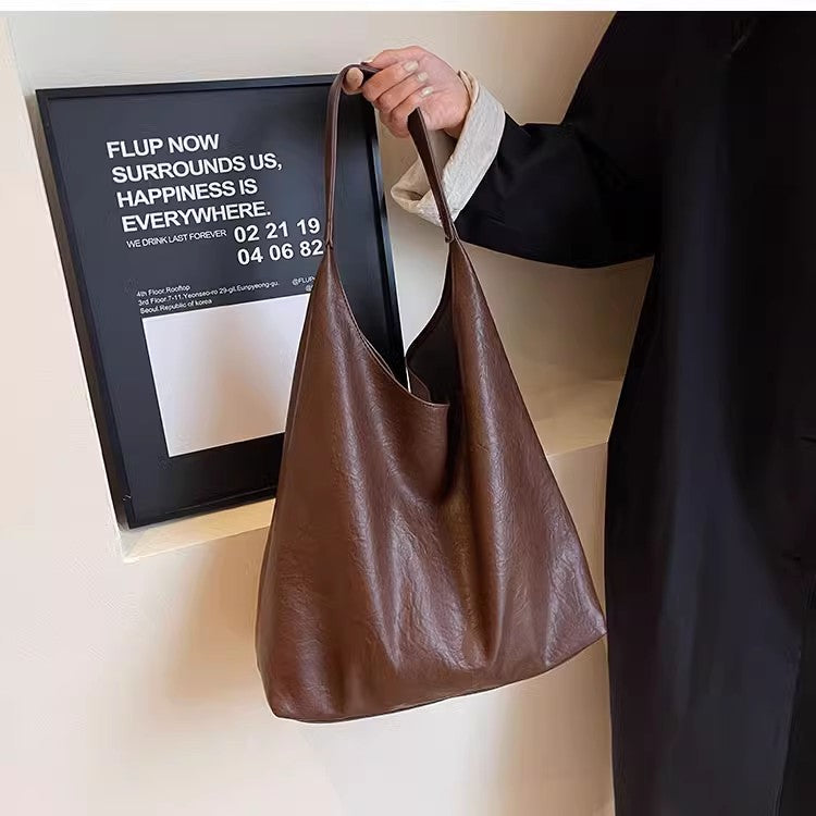 春夏新作大容量トートバッグワンショルダーバッグですSpring and summer new large-capacity tote bag single-shoulder underarm bag