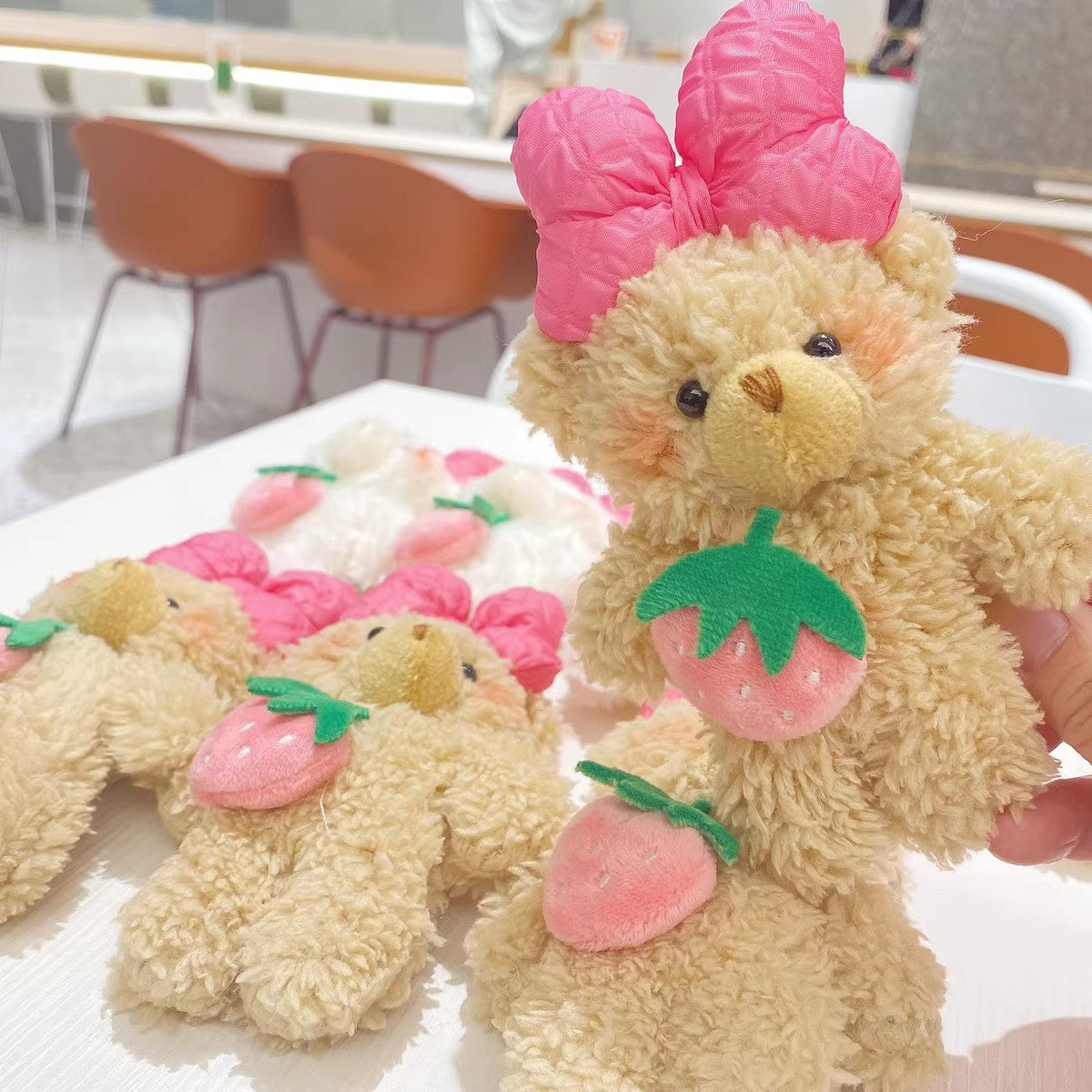 くまのぬいぐるみのストラップですBear doll schoolbag pendant