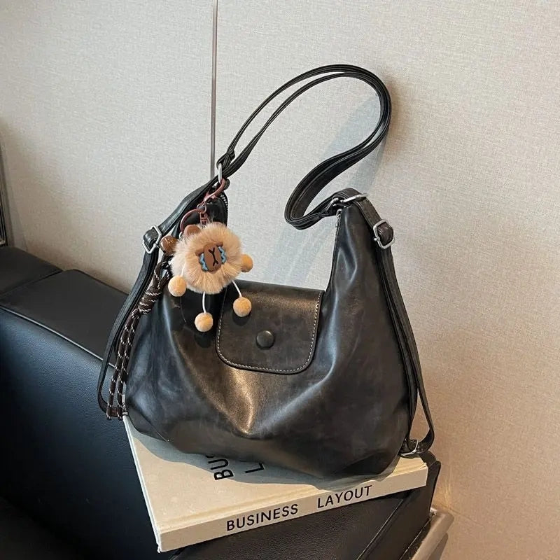 トートバッグ軽めでニッチなショルダーバッグですTote bag: A light luxury and niche crossbody bag
