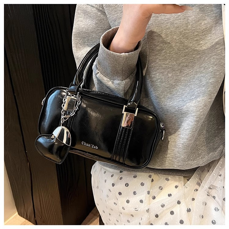 ファッショントレンド小さめバッグFashionable and trendy small square bag