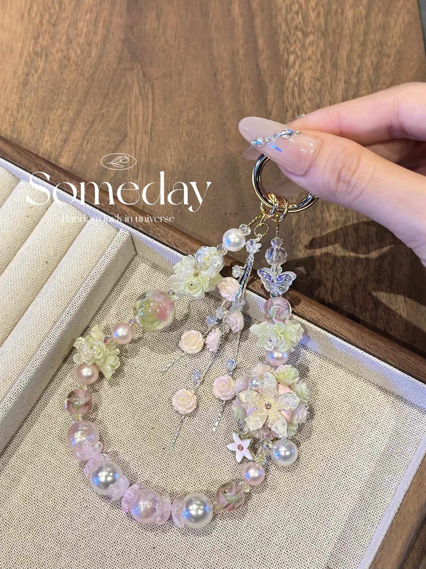 花瑠璃携帯ストラップですFlower glass mobile phone chain